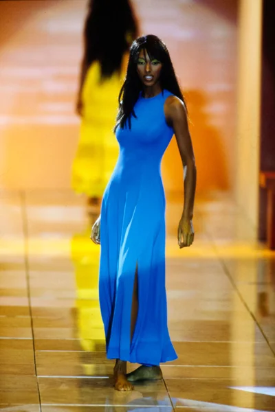 Look 15